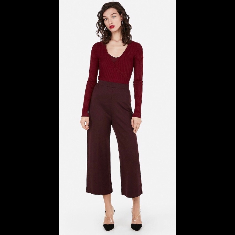 EXPRESS Wide Ribbed Surplice Fitted Sweater - Picture 8 of 8
